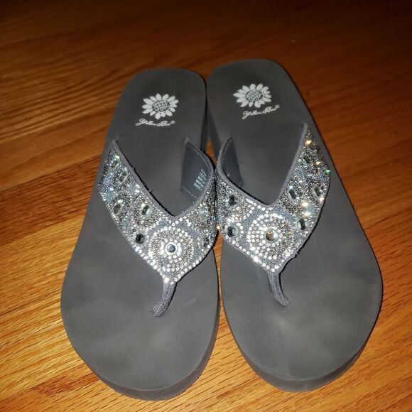 Yellow Box power Embellished Sandals - Picture 2 of 6